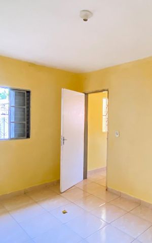 Casa para alugar com 42m², 1 quarto e sem vaga Casa para alugar com 42m², 1 quarto e sem vagaQuarto