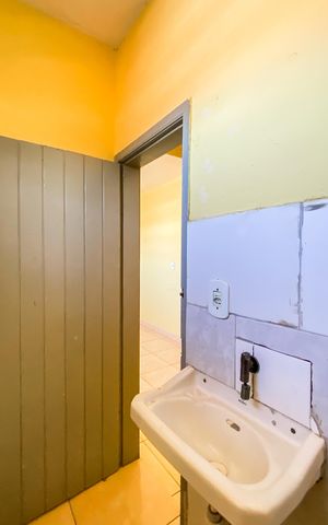 Casa para alugar com 42m², 1 quarto e sem vaga Casa para alugar com 42m², 1 quarto e sem vagaBanheiro social