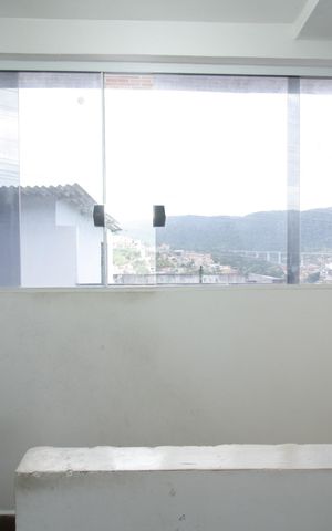 Casa à venda com 50m², 2 quartos e sem vaga Casa à venda com 50m², 2 quartos e sem vagaEscada