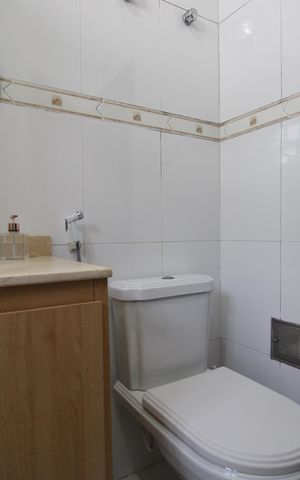 Casa à venda com 140m², 3 quartos e 4 vagasBanheiro social