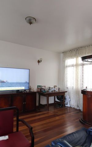 Casa à venda com 140m², 3 quartos e 4 vagasSala