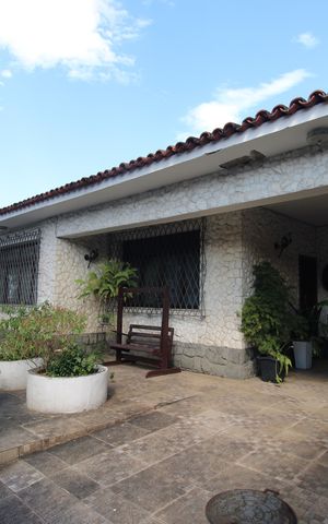 Casa à venda com 140m², 3 quartos e 4 vagasFrente da casa
