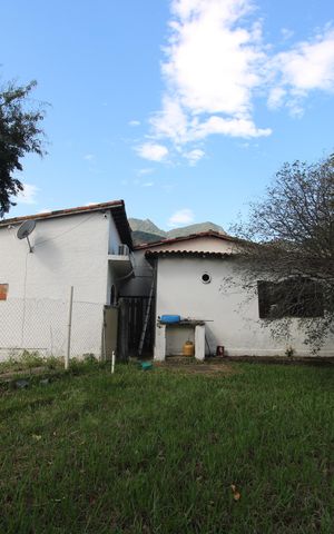Casa à venda com 140m², 3 quartos e 4 vagasQuintal