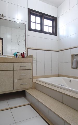 Casa à venda com 140m², 3 quartos e 4 vagasBanheiro da suíte