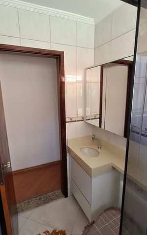 Casa à venda com 200m², 3 quartos e 2 vagas Casa à venda com 200m², 3 quartos e 2 vagasBanheiro 2