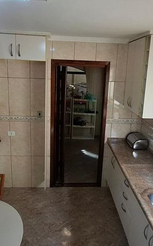 Casa à venda com 200m², 3 quartos e 2 vagas Casa à venda com 200m², 3 quartos e 2 vagasCozinha