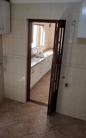 Casa à venda com 200m², 3 quartos e 2 vagas Casa à venda com 200m², 3 quartos e 2 vagasÁrea de serviço