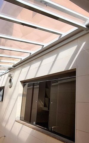Casa à venda com 200m², 3 quartos e 2 vagas Casa à venda com 200m², 3 quartos e 2 vagasÁrea externa
