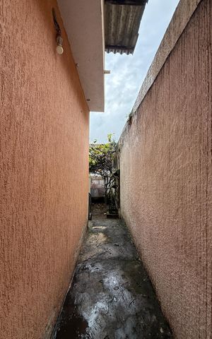 Casa para alugar com 250m², 2 quartos e 2 vagas Casa para alugar com 250m², 2 quartos e 2 vagasCorredor Lateral