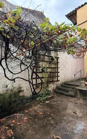 Casa para alugar com 250m², 2 quartos e 2 vagas Casa para alugar com 250m², 2 quartos e 2 vagasQuintal