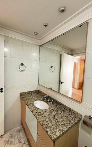 Apartamento à venda com 141m², 3 quartos e 4 vagasBanheiro da Suíte 1