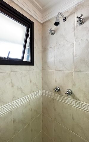 Apartamento à venda com 141m², 3 quartos e 4 vagasBanheiro da Suíte 2