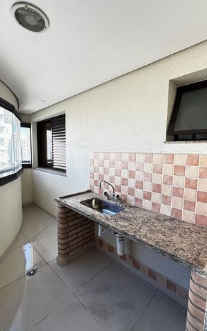 Apartamento à venda com 141m², 3 quartos e 4 vagasVaranda da Cozinha