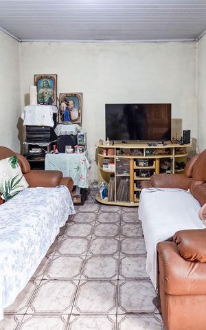 Casa à venda com 64m², 2 quartos e 1 vaga