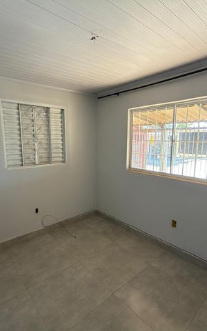 Casa à venda com 50m², 3 quartos e 1 vaga Casa à venda com 50m², 3 quartos e 1 vagaSala