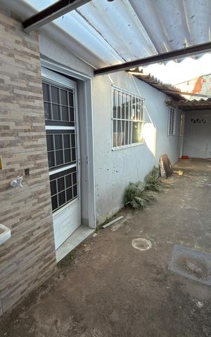 Casa à venda com 50m², 3 quartos e 1 vaga Casa à venda com 50m², 3 quartos e 1 vagaQuintal