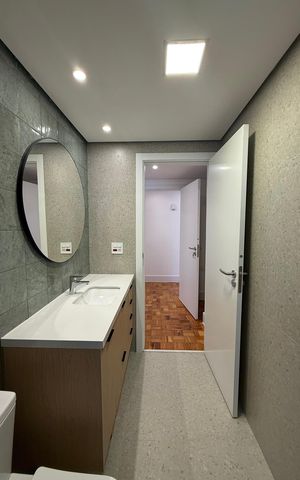Apartamento à venda com 210m², 4 quartos e 1 vaga Apartamento à venda com 210m², 4 quartos e 1 vagaBanheiro Suíte 2