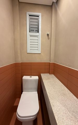 Apartamento à venda com 210m², 4 quartos e 1 vaga Apartamento à venda com 210m², 4 quartos e 1 vagaLavabo