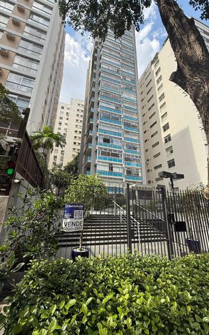 Apartamento à venda com 210m², 4 quartos e 1 vaga Apartamento à venda com 210m², 4 quartos e 1 vagaPlaca