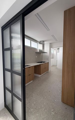 Apartamento à venda com 210m², 4 quartos e 1 vaga Apartamento à venda com 210m², 4 quartos e 1 vagaCozinha