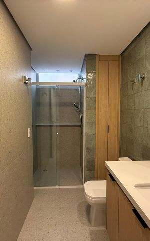 Apartamento à venda com 210m², 4 quartos e 1 vaga Apartamento à venda com 210m², 4 quartos e 1 vagaBanheiro Suíte 2