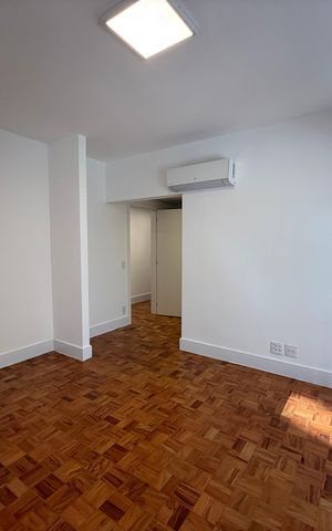 Apartamento à venda com 210m², 4 quartos e 1 vaga Apartamento à venda com 210m², 4 quartos e 1 vagaSuíte 2