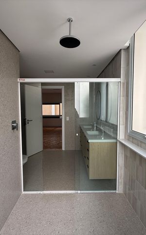 Apartamento à venda com 210m², 4 quartos e 1 vaga Apartamento à venda com 210m², 4 quartos e 1 vagaBanheiro Suíte