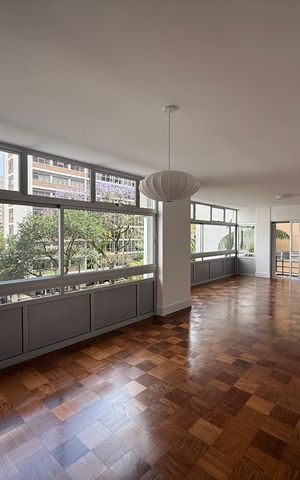 Apartamento à venda com 210m², 4 quartos e 1 vaga Apartamento à venda com 210m², 4 quartos e 1 vagaSala