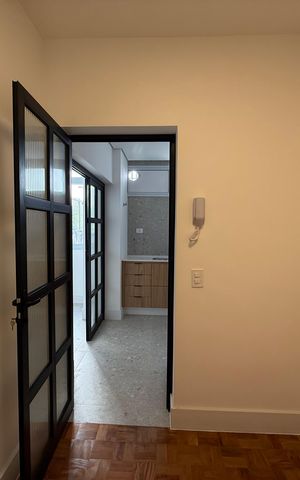 Apartamento à venda com 210m², 4 quartos e 1 vaga Apartamento à venda com 210m², 4 quartos e 1 vagaQuarto de serviço