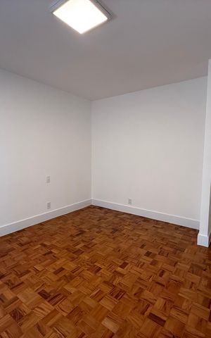 Apartamento à venda com 210m², 4 quartos e 1 vaga Apartamento à venda com 210m², 4 quartos e 1 vagaSuíte 2