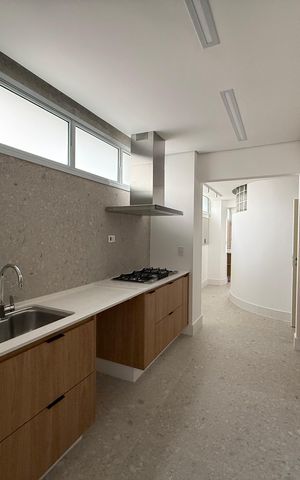 Apartamento à venda com 210m², 4 quartos e 1 vaga Apartamento à venda com 210m², 4 quartos e 1 vagaCozinha