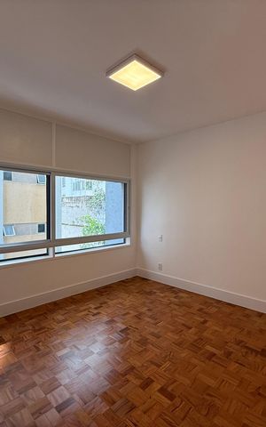 Apartamento à venda com 210m², 4 quartos e 1 vaga Apartamento à venda com 210m², 4 quartos e 1 vagaSuíte 2