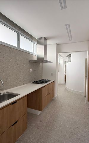 Apartamento à venda com 210m², 4 quartos e 1 vaga Apartamento à venda com 210m², 4 quartos e 1 vagaCozinha