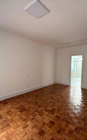 Apartamento à venda com 210m², 4 quartos e 1 vaga Apartamento à venda com 210m², 4 quartos e 1 vagaSuíte 3