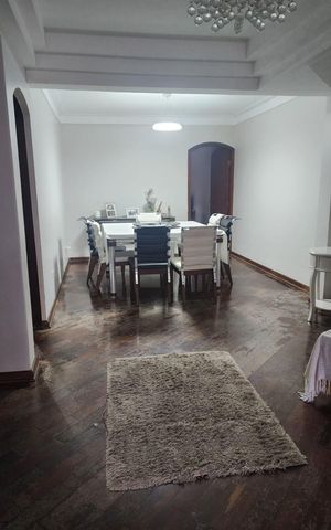 Casa para alugar com 183m², 3 quartos e 3 vagasSala