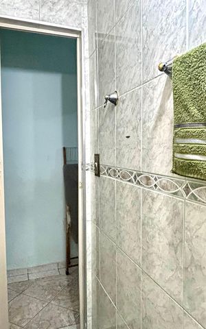 Casa à venda com 440m², 7 quartos e 4 vagas Casa à venda com 440m², 7 quartos e 4 vagasLavabo casa 4