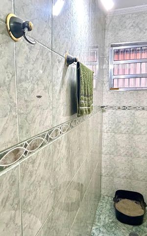 Casa à venda com 440m², 7 quartos e 4 vagas Casa à venda com 440m², 7 quartos e 4 vagasLavabo casa 4