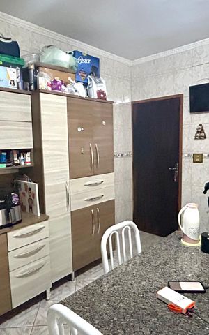 Casa à venda com 440m², 7 quartos e 4 vagas Casa à venda com 440m², 7 quartos e 4 vagasCozinha casa 4