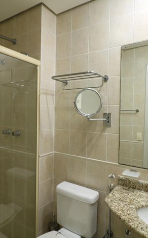 Studio para alugar com 37m², 1 quarto e 1 vaga Studio para alugar com 37m², 1 quarto e 1 vagaBanheiro