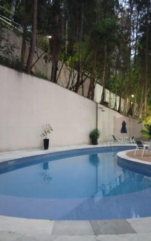 Apartamento à venda com 369m², 3 quartos e 3 vagas Apartamento à venda com 369m², 3 quartos e 3 vagasÁrea comum - Piscina