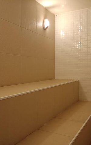 Apartamento à venda com 369m², 3 quartos e 3 vagas Apartamento à venda com 369m², 3 quartos e 3 vagasSauna fria