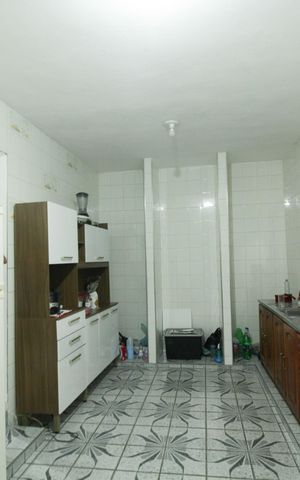 Casa à venda com 270m², 5 quartos e 3 vagas Casa à venda com 270m², 5 quartos e 3 vagasCasa 5