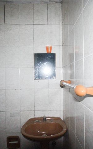 Casa à venda com 270m², 5 quartos e 3 vagas Casa à venda com 270m², 5 quartos e 3 vagasCasa 5