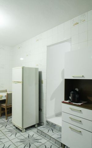 Casa à venda com 270m², 5 quartos e 3 vagas Casa à venda com 270m², 5 quartos e 3 vagasCasa 5