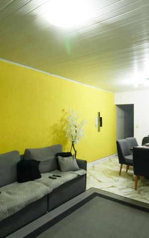 Casa à venda com 270m², 5 quartos e 3 vagas Casa à venda com 270m², 5 quartos e 3 vagasCasa 1