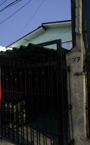 Casa à venda com 270m², 5 quartos e 3 vagas Casa à venda com 270m², 5 quartos e 3 vagasFachada