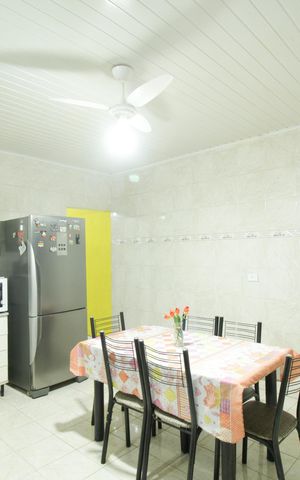 Casa à venda com 270m², 5 quartos e 3 vagas Casa à venda com 270m², 5 quartos e 3 vagasCasa 1
