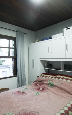 Casa à venda com 270m², 5 quartos e 3 vagas Casa à venda com 270m², 5 quartos e 3 vagasCasa 1