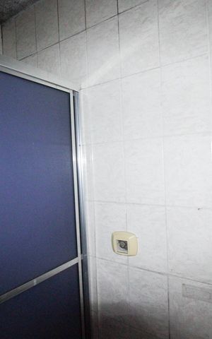 Casa à venda com 270m², 5 quartos e 3 vagas Casa à venda com 270m², 5 quartos e 3 vagasCasa 5