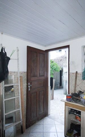 Casa à venda com 270m², 5 quartos e 3 vagas Casa à venda com 270m², 5 quartos e 3 vagasCasa 3